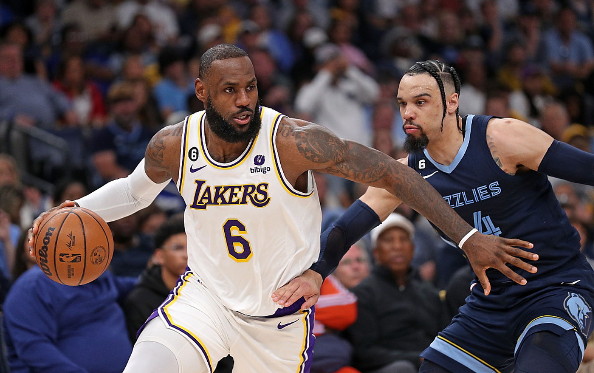 灰熊惊险击败湖人，取得胜利