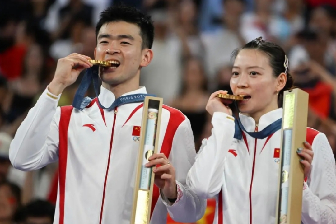 日本队碾压泰国队，郑思维惊艳四座