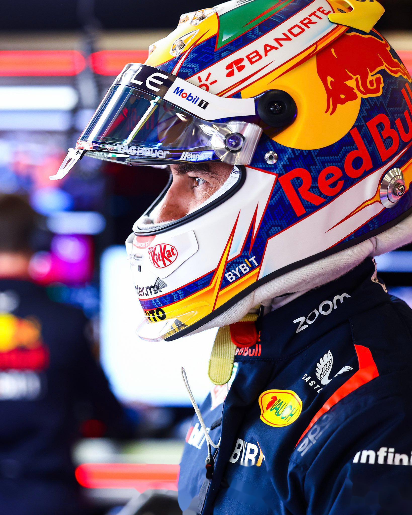 -迈凯伦完胜阿斯顿马丁，佩雷兹高光表现