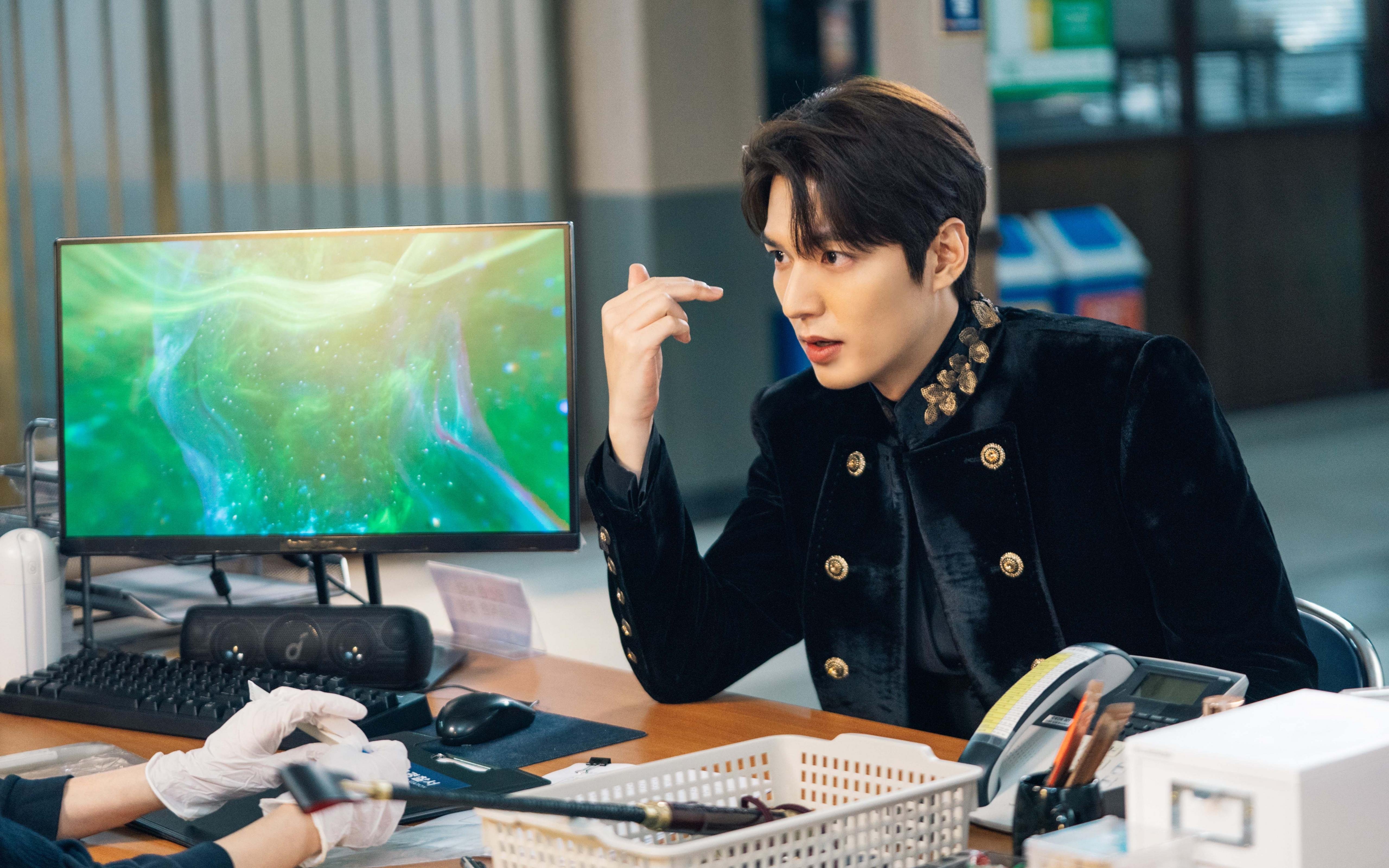 浓眉50分摧毁铁壁防守，新疆加时险胜爵士难敌巅峰对决