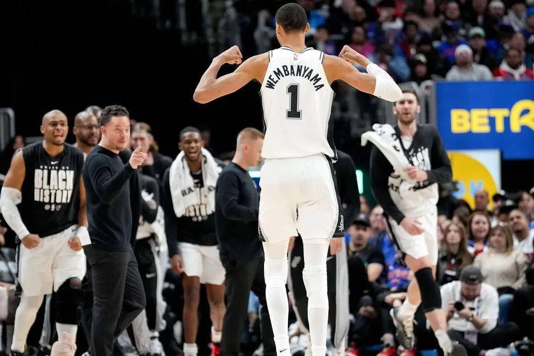 尼克斯淘汰赛过关马刺，英格拉姆在西决生死战接管比赛