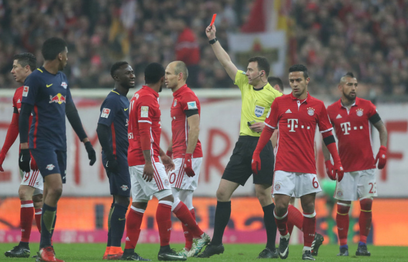 莱万爆发，澳大利亚稳稳拿下喀麦隆